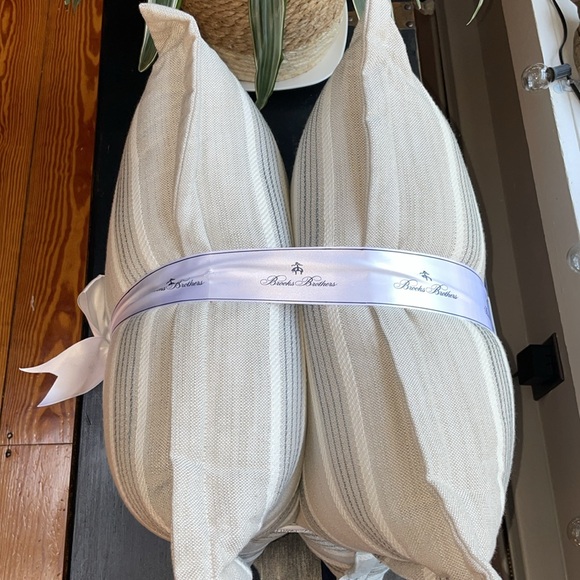 🎉HP🎉BROOKS BROTHERS Set of 2 Indoor/Outdoor Decorative Fade Resistant Pillows! - Picture 14 of 16